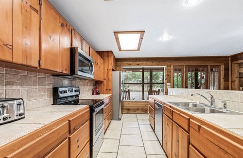 Concan Casa | Directly ON THE Frio river, with a private pool and room for up to 37!