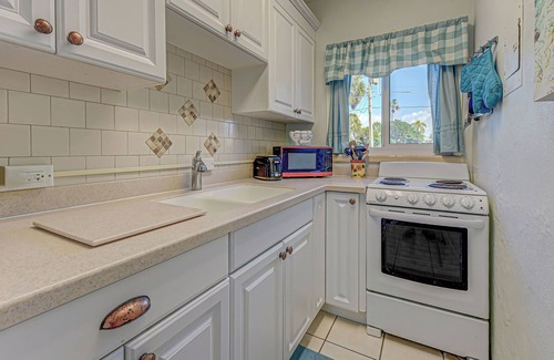 Golden Beach Condominio | Directly on the Gulf - Unit 6 - 1 Bedroom - Ground Floor - Sleeps 4