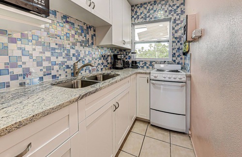 Golden Beach Condominio | Directly on the Gulf - Unit 17 - Studio - Second Floor - Sleeps 2