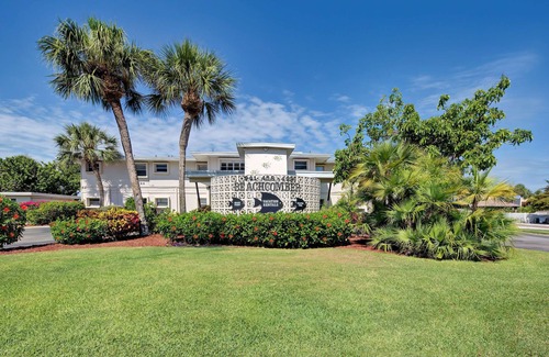 Golden Beach Condominio | Directly on the Gulf - Unit 17 - Studio - Second Floor - Sleeps 2