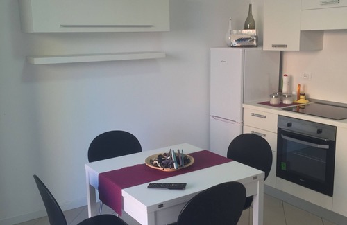 Badesi Apartamento | directamente en el mar apartamento nuevo con jardín y piscina