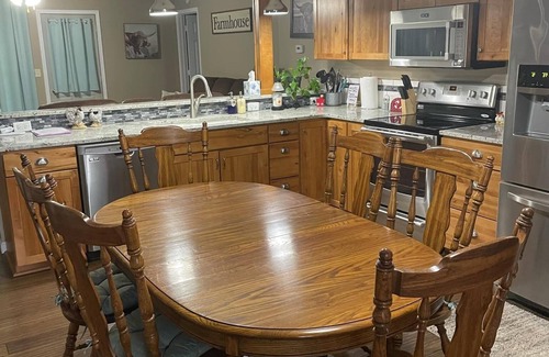 Buffalo County Casa | Dirt Road Inn, Charming 2-bedroom house located out in the beautiful countryside
