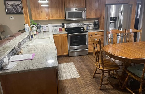 Buffalo County Casa | Dirt Road Inn, Charming 2-bedroom house located out in the beautiful countryside