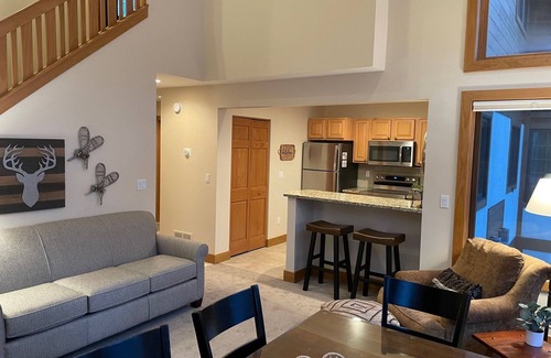 Boyne Falls Condominio | Boyne Mountain Discípulos pueblo Slopeside Condo de Lujo