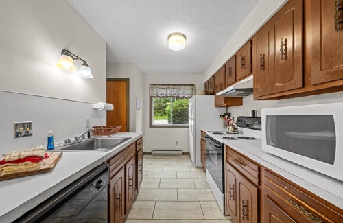 Stoneham Cabina | Disconnect to Reconnect – 3BR Retreat in Nature’s Backyard