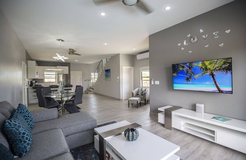 Long Bay Villa | Turks Haven Villas - OCEAN VIEWS, BEACH WALK, SUV COMPLEMENTARIO PARA TODA LA ESTANCIA!
