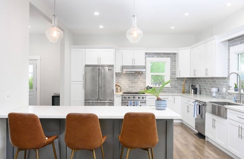 Mid City Casa | MAY Discount! Charming 3-bedroom Craftsman in Mid City with Backyard
