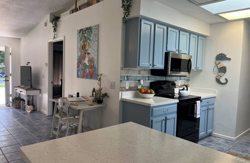 Florida Shores Casa | DISCOUNT NOW! Large Comfy Stay Pets Welcome w/Parking Trailers/Bikes/Boats