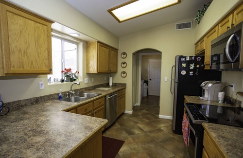 Lake Havasu City Casa | Desert Oasis 3 BR 2 BA espacioso w / Lots of Parking & Centrally Located