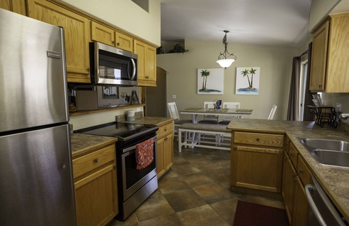 Lake Havasu City Casa | Desert Oasis 3 BR 2 BA espacioso w / Lots of Parking & Centrally Located