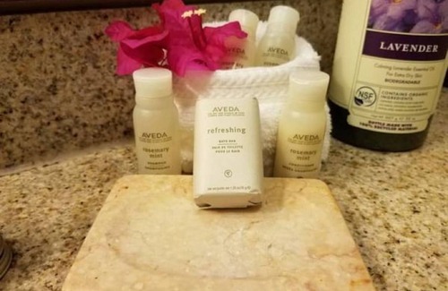 Hanamaulu Hotel | ~ 4 estrellas Lihue Oceanfront Resort, vino gratis + Chocs + Snacks ~