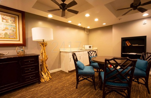 Hanamaulu Hotel | ~ 4 estrellas Lihue Oceanfront Resort, vino gratis + Chocs + Snacks ~
