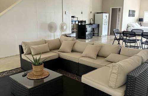 Hanover Casa | Discounted rate for a 1 king, 2 queen house overlooking the Ohio River