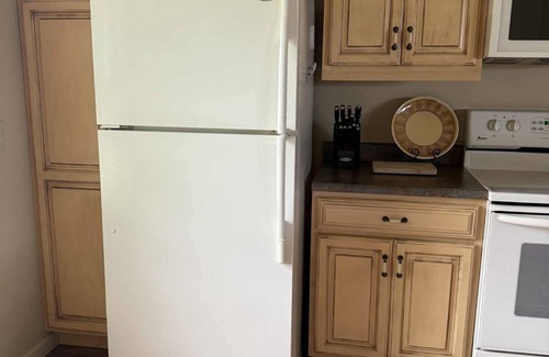 Hanover Casa | Discounted rate for a 1 king, 2 queen house overlooking the Ohio River