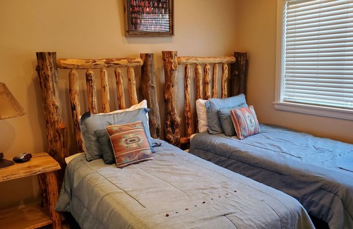 Ogden Condominio | Discounted Rates!! Great Snow!! Springtime Fun!!