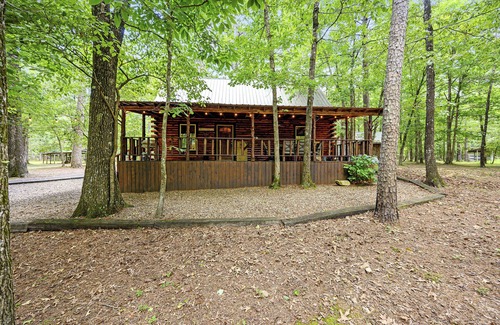 Smithville Cabina | PARCHE DE BRIAR: North Broken Bow lake, 2 habitaciones, 1 baño, estanque de pesca, admite mascotas