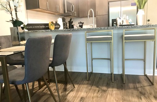 Deerwood Casa | DISCOUNTED/ Stunning 1/1 Villa located near Mayo, UF, Jax Beach, & JAGs Stadium.