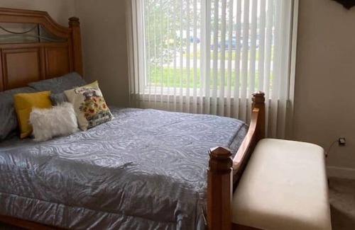 Elizabeth City Casa | Discounts Avail., Kid friendly, Porch, 1 King bed