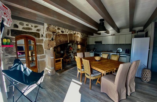 Saint-Jacques-des-Blats Casa | Descubre ... Respirar ... Soñando ...