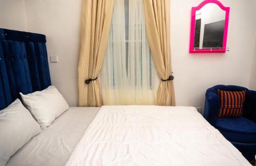 Ikotun Apartamento | Discover 8-Bedrooms Lakeside Apartment Living Free Starlink SuperFast Speed WiFi And Well Secured