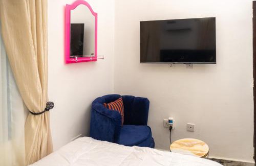 Ikotun Apartamento | Discover 8-Bedrooms Lakeside Apartment Living Free Starlink SuperFast Speed WiFi And Well Secured