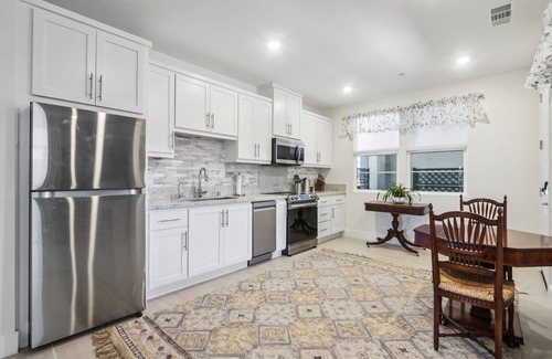 Nut Tree Casa | Discover a peaceful retreat tucked between Vacaville and Fairfield, California.