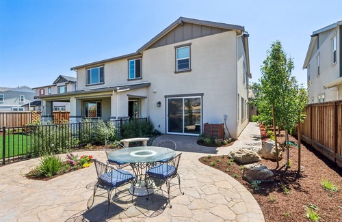 Nut Tree Casa | Discover a peaceful retreat tucked between Vacaville and Fairfield, California.
