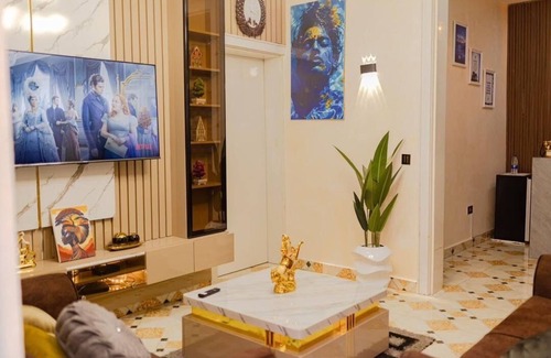 Orozo Casa | Discover Abuja’s Finest: Luxurious 3-Bedroom apartment with Kay&M Homes