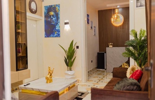 Orozo Casa | Discover Abuja’s Finest: Luxurious 3-Bedroom apartment with Kay&M Homes