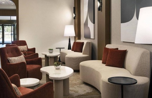 San Ramon Casa | Discover an urban retreat at our renovated Room.