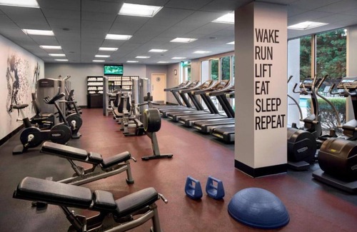 San Ramon Casa | Discover an urban retreat at our renovated Room.