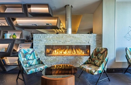 Northeast Park Hill Casa | Discover artful elegance at our upscale hotel in Denver, CO