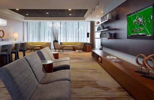 Cumberland Hotel | Discover Atlanta's Cumberland Area in Comfort w/ Paws Welcome & Pool Available!