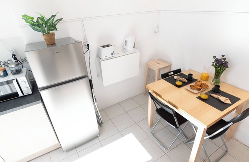 Linda-a-Velha Apartamento | Discover Belém with Comfort and Tranquility