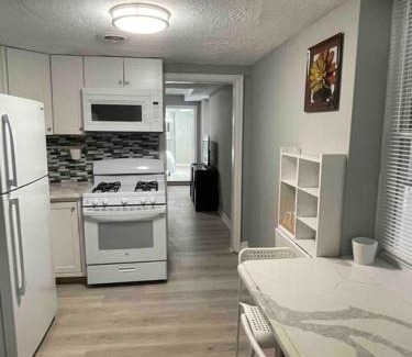 Upper Fells Point Apartamento | Discover Charm City from a Cozy Retreat
