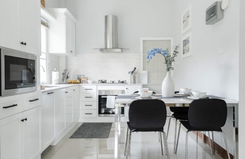 Pa Daet Casa | Nueva marca de diseñador 2Bd-rm y servicios de jardín privado