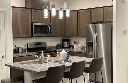 Midway Casa | Discover Comfort and Style: New 3 BR Townhome in Henderson