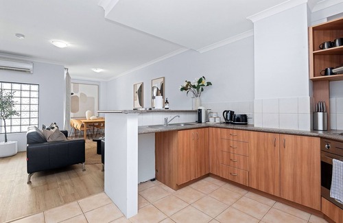 East Perth Apartamento | Discover Comfort & Style In East Perth Sleeps 4 2 Bedroom Apts by WorldWide Welcome