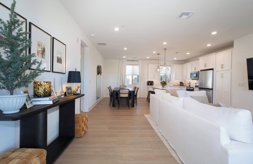 Desert View Condominio | Discover Desert Luxury: Stunning 2-Bedroom, 2-Bath Condo, Pool, Dog Park & MORE