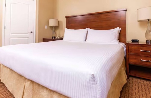 North Scottsdale Complejo | Discover Family Fun and Desert Adventure at HVC Scottsdale Villa Mirage-1 Bd.