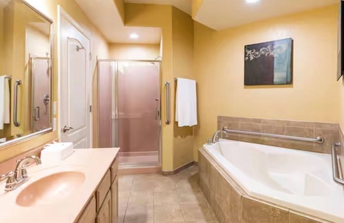 North Scottsdale Complejo | Discover Family Fun and Desert Adventure at HVC Scottsdale Villa Mirage-1 Bd.