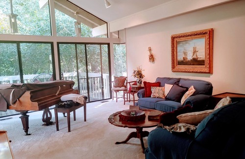 Granite Bay Otro | Discover Lake Farmhouse next to 100 acres
