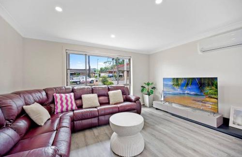 Mount Annan Casa | Discover Mount Annan Spacious 6-BR House