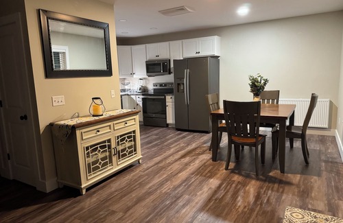 Oakland Casa | Discover Oakland charm near Colby College 10 min