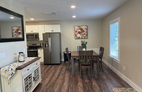 Oakland Casa | Discover Oakland charm near Colby College 10 min
