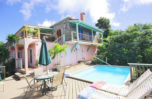 Bordeaux Mountain Villa | Orchid Knoll: un lugar de escapada perfecto con piscina, aire acondicionado y vistas INCREÍBLES.