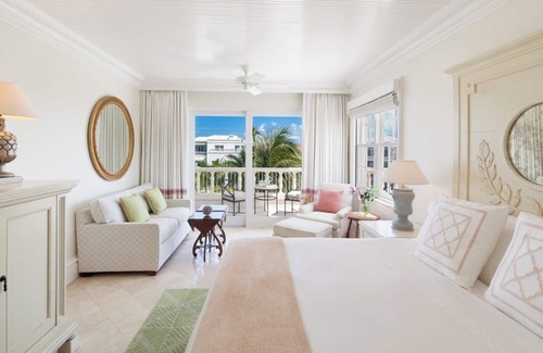 Grace Bay Hotel | Discover Paradise with Private Pool, Gourmet Dining, and Beautiful Beach Access
