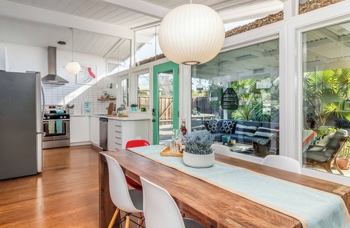 Concord Casa | Discover serene luxury in our modern Eichler retreat.
