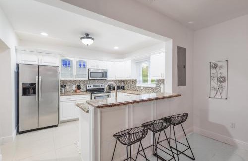 Northeast Miami Casa | Discover Serenity in this Tranquil Miami Home