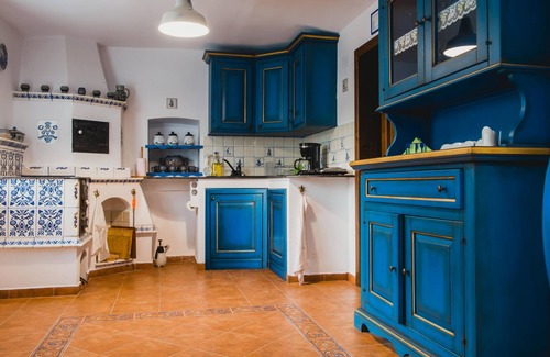 Apoldu de Sus Chalet De Esquí | Descubre la paz y la tranquilidad en Vineyard Chalet.